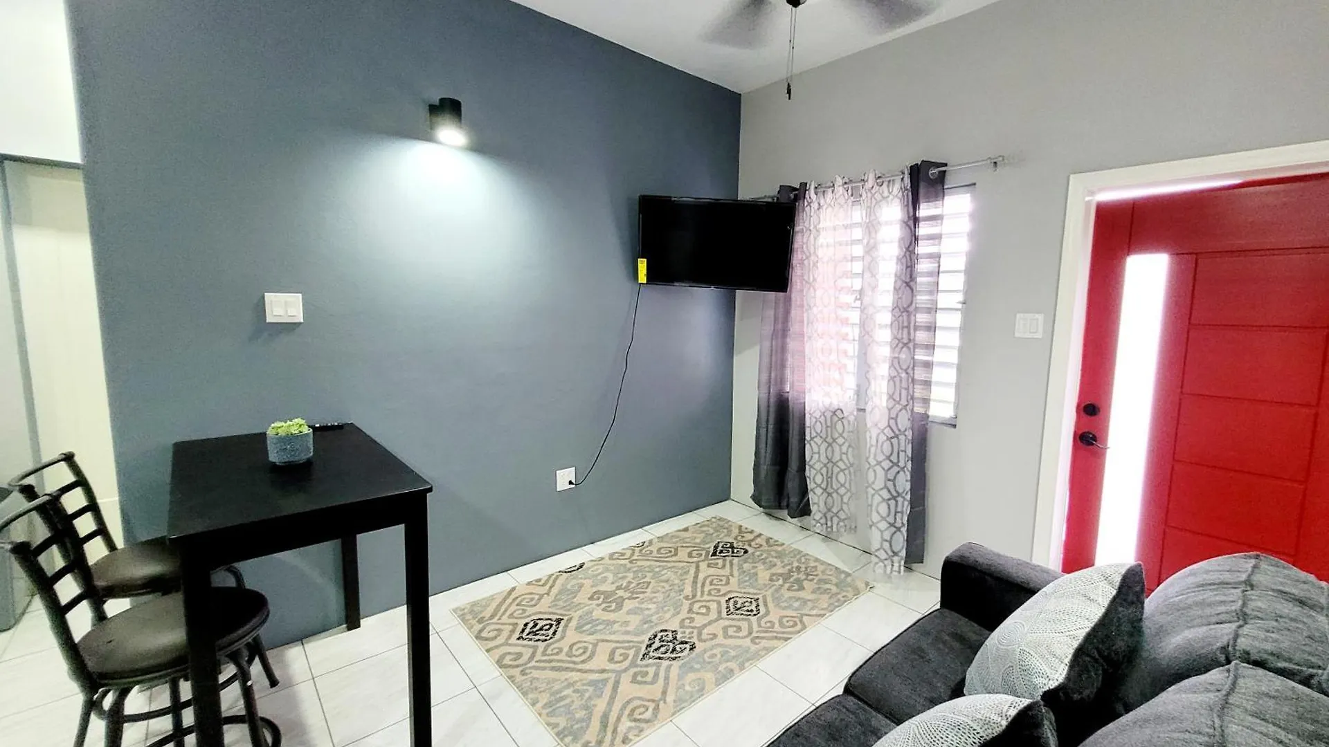 Ottleyʼs Village Rest Easy At Cunningham Suites 3 & 4